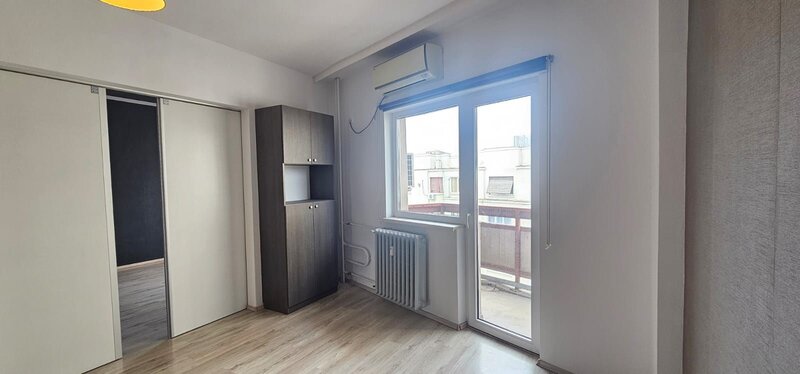 Calea Victoriei, Teatrul Odeon, parcare, inchiriere apartament 4 camere